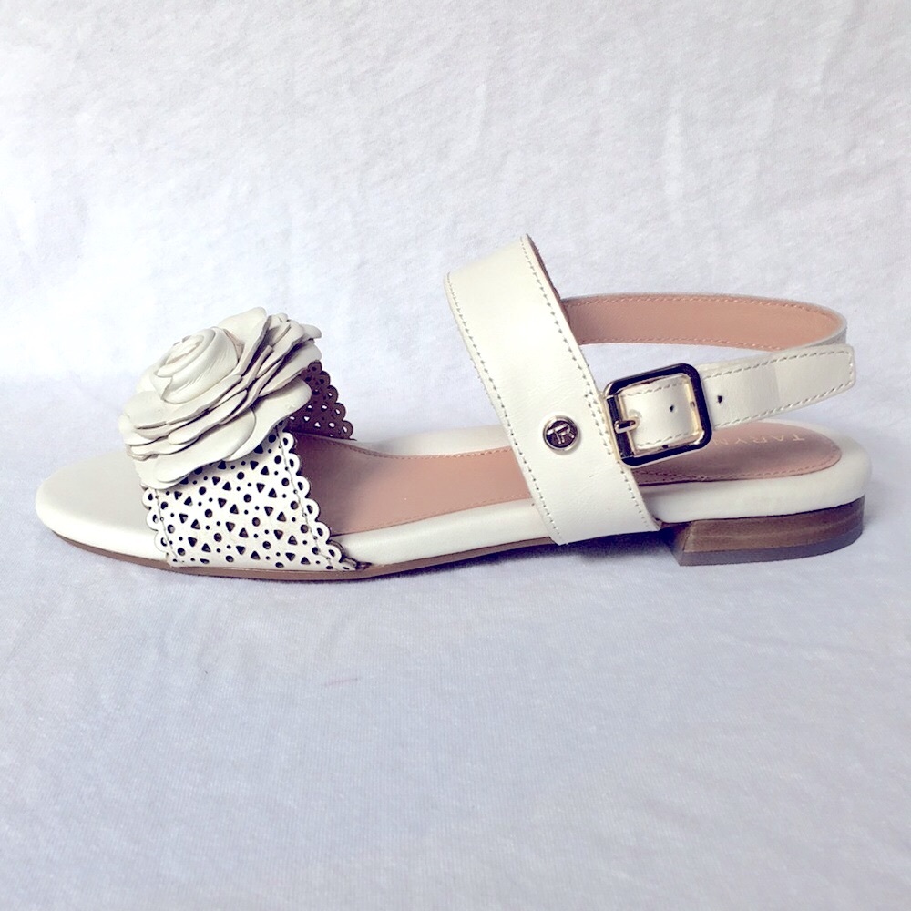 New Taryn Rose Virginia Sandals, size 6